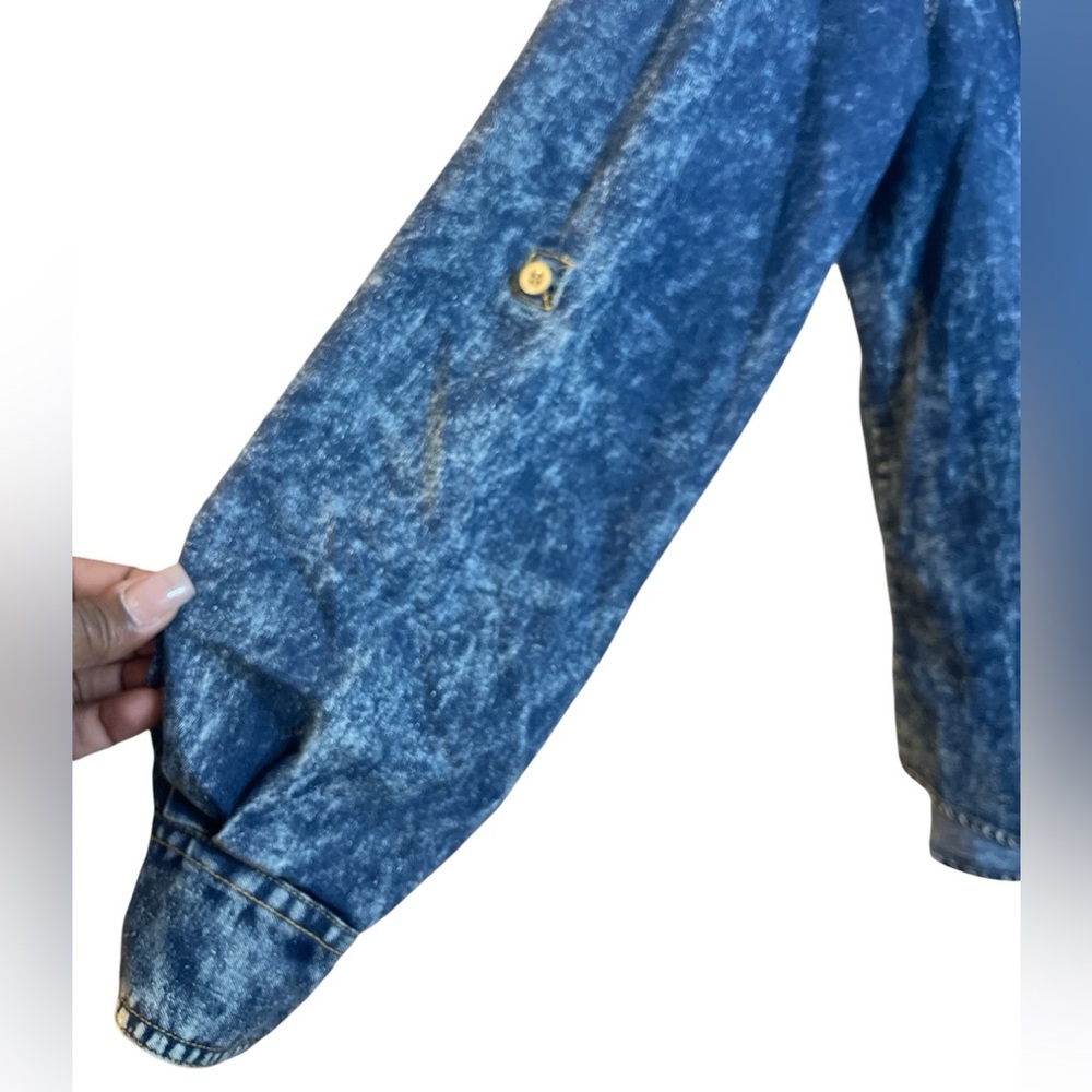Rocawear Blue acid wash Denim Casual Button Down Shirt Size Large EUC #52 - Picture 2 of 6